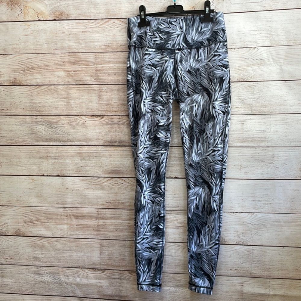 ZELOS LEGGINGS IN BLACK AND GRAY PRINT